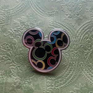 Disney Mickey Ears 2010 Pin